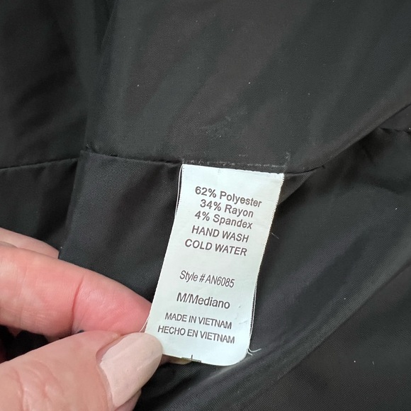 Black blazer size M. One button in front - Picture 11 of 11